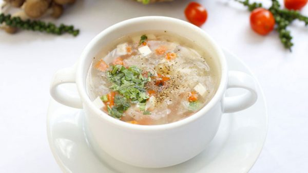 Súp gà là món ăn cho người niềng răng