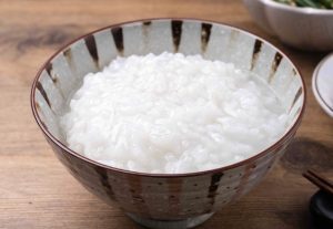 剝智慧齒後第二階段可進食的軟餐，如粥、蒸蛋等